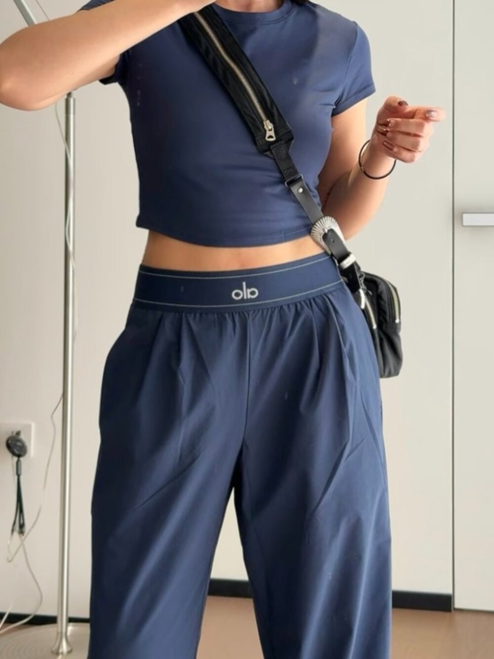 NWT ALO Yoga Straight-leg Pants Navy Blue (Regular) 30-inches 💙 Suit Up Trouser - Picture 8 of 9